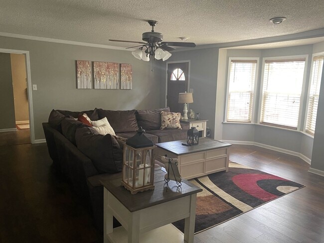 Photo - 796 Hart Dr