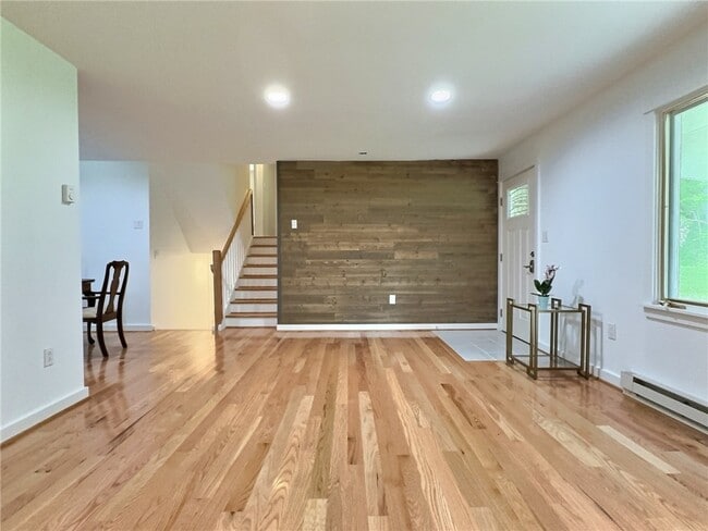 Photo - 655 E Main St