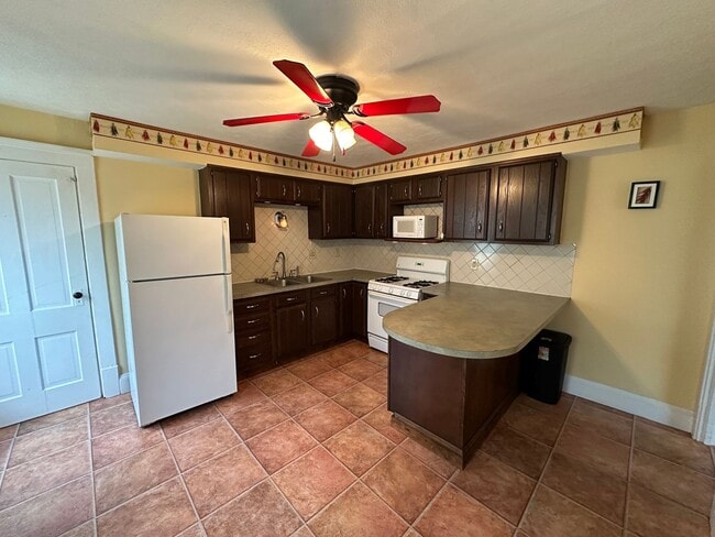 Photo - 554 Creedmore Ave Unit First Floor