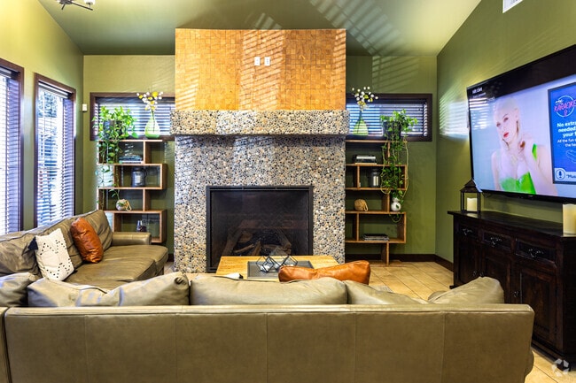 Residents Lounge - Park 16