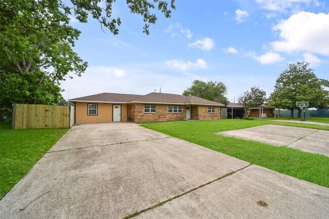 Photo - 214 Schilling Ave