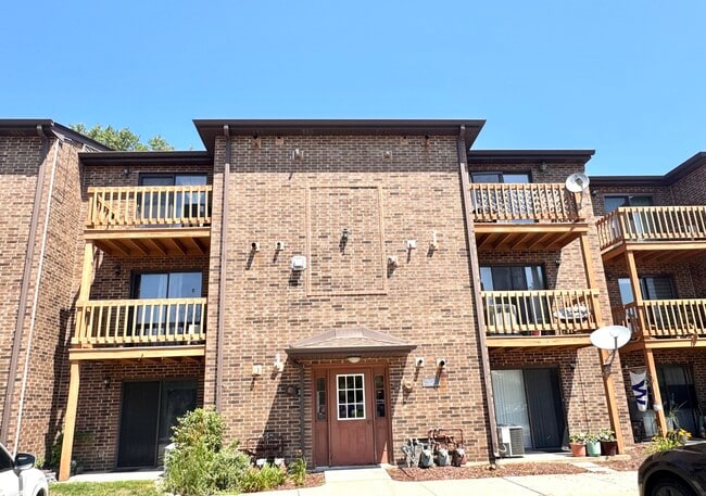 Building Photo - 2264 Abbeywood Dr Unit 2264 Abbeywood Drive