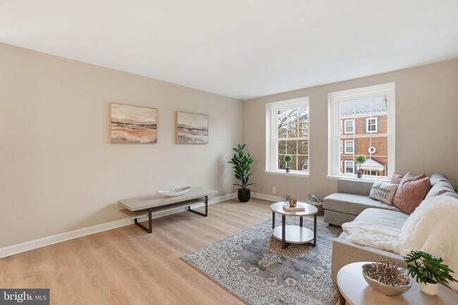 Photo - 3059 S Buchanan St Unidad B1