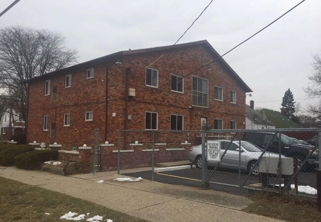 Photo - 15800 Hubbell Ave