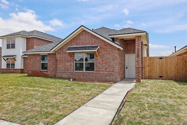 Building Photo - 7605 Woodford Ave