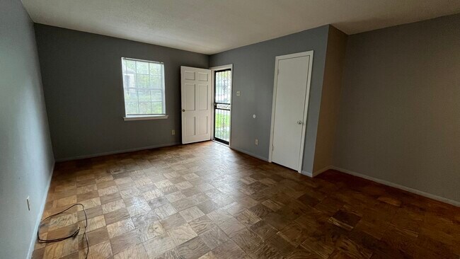 Family room front - 354 Williford St Unit 354 Williford