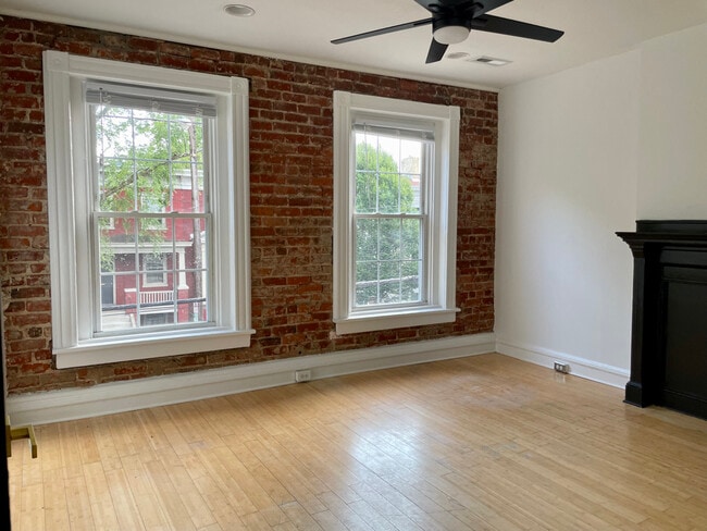 Bedroom 2 - 140 W Clay St Unit KING BEDROOM
