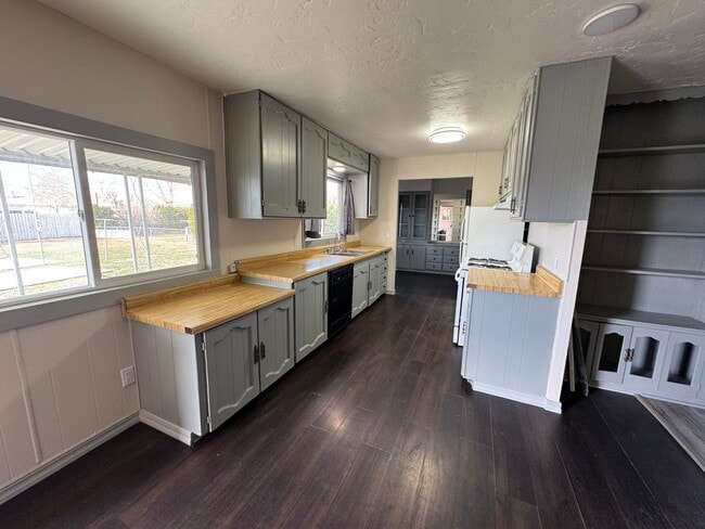 Photo - Manufactured home in Lemmon Valley- 3-bedroom 2 bath, huge yard! Pet friendly!