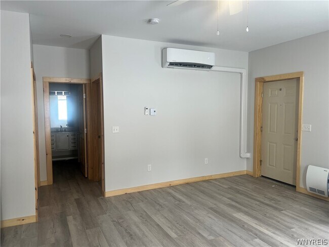 Photo - 15 Commerce Dr