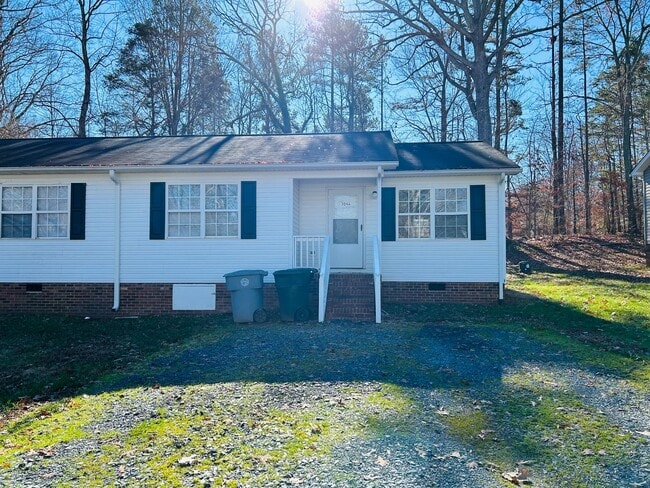 Building Photo - 304 Poplar St Unit 304 Poplar St - A Rental