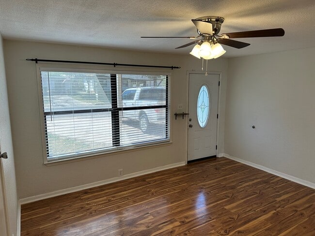 Photo - 2110 Glenwood Dr