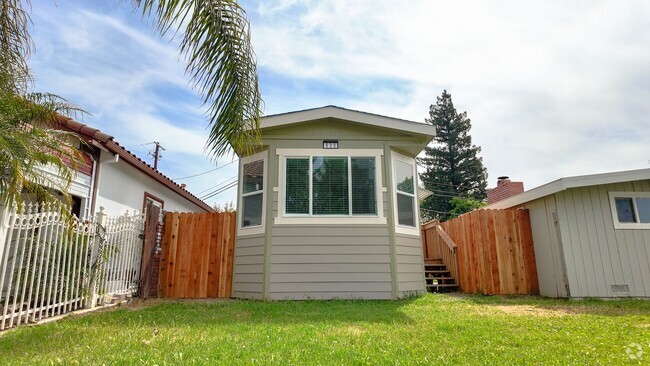 Building Photo - Brand New West Sac Home
