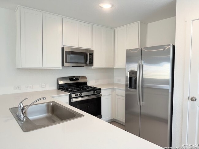 Photo - 232 Ottawa Wy