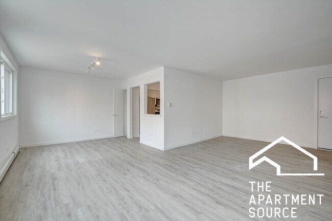 Photo - 7620 N Sheridan Rd