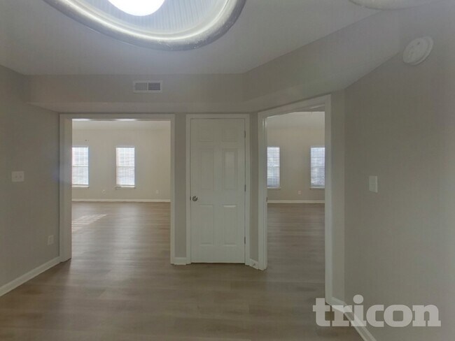 Photo - 2023 Westminster Ln