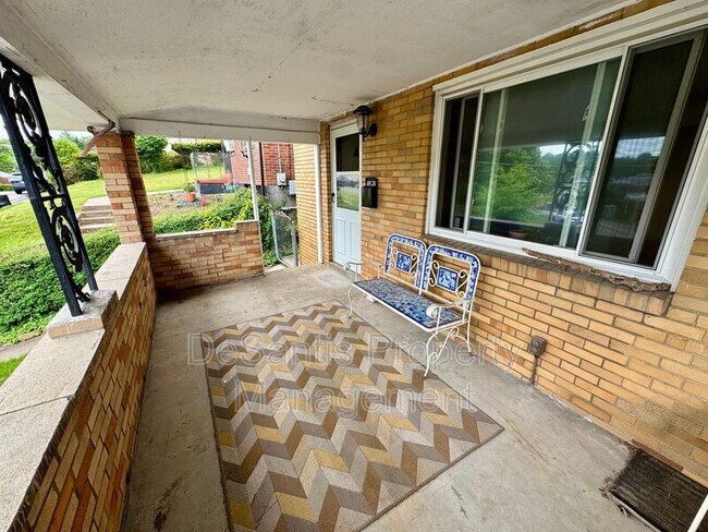 Photo - 1602 Kiralfy Ave