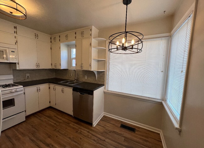 Photo - 907 Sullivan Dr