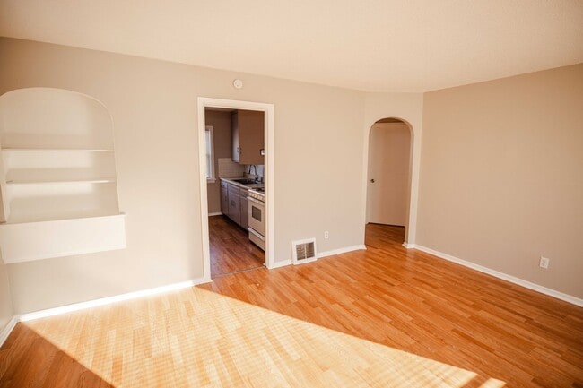 Photo - 213 Warrington Rd