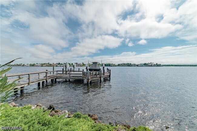 Photo - 883 Galleon Dr