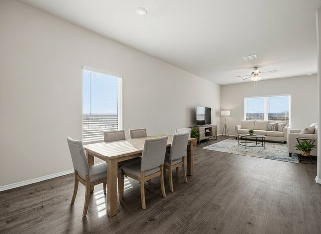 Photo - "Charming 3-Bedroom Retreat with 2 Baths in the Heart of New Braunfels!"