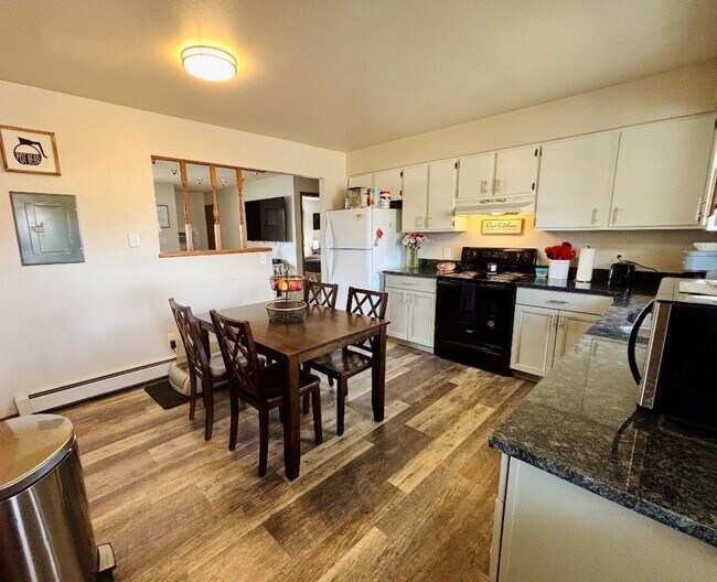 Photo - Updated 2 Bed Upper Unit w/ In-Unit Washer & Dryer + Utilities Included! Unit 2