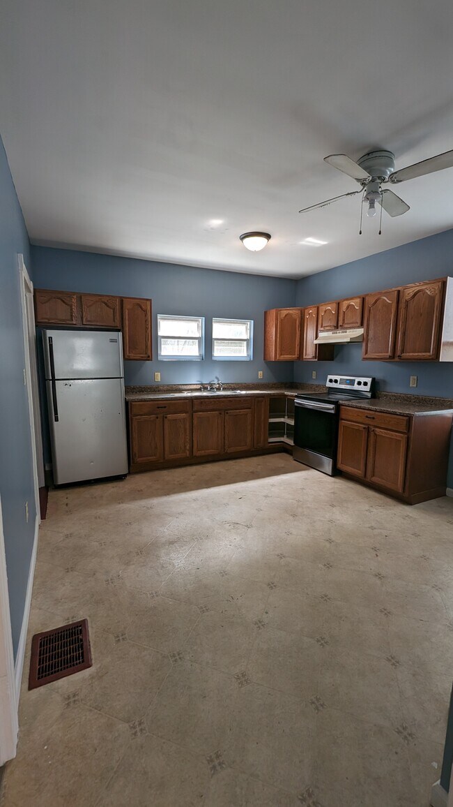 Photo - 443 Goethe St