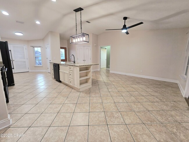 Photo - 603 Diamonte Cir