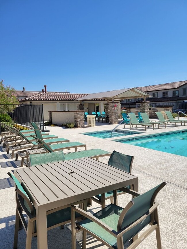 Photo - Beautiful 2 story with Roof Top Deck