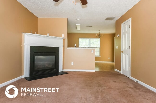 Photo - 203 London Dr