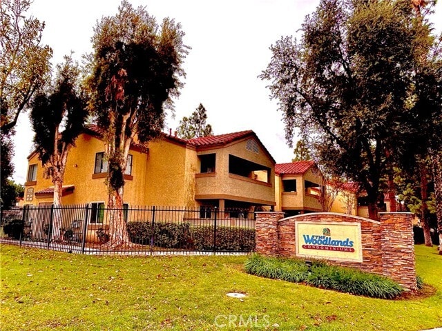 Photo - 1110 W Blaine St Unit 102