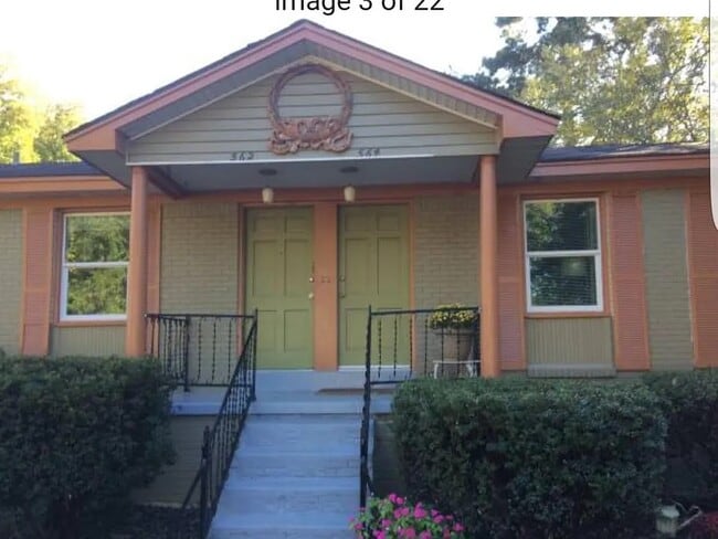 Photo - 562 Westmoreland Pl