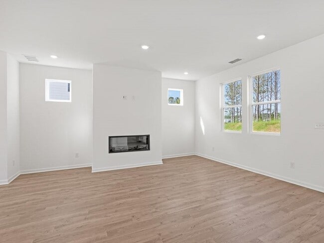 Photo - 202 Groveton Ct