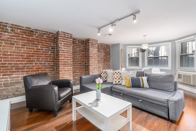 Photo - 1818 Calvert St NW Unit 1818