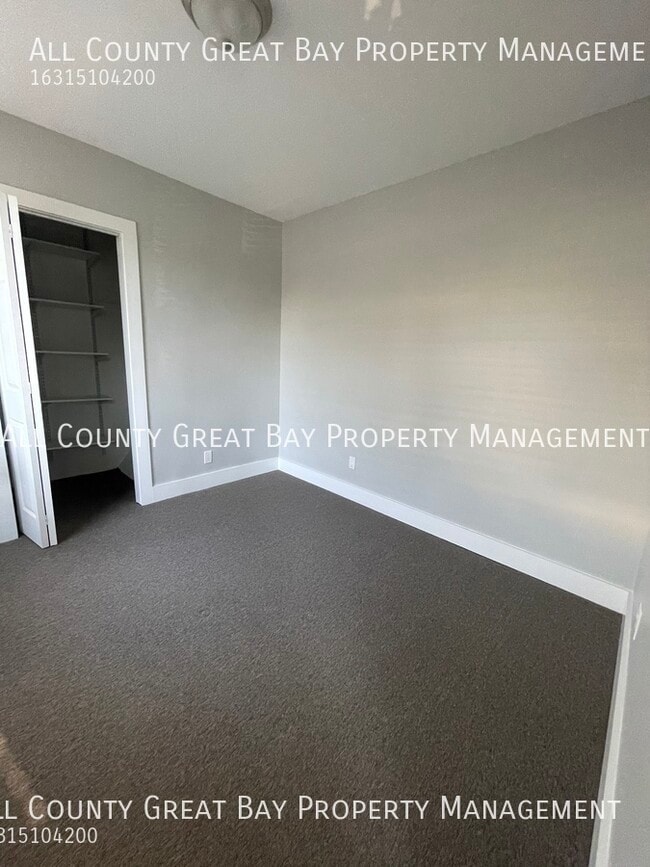 Photo - 184 E Main St