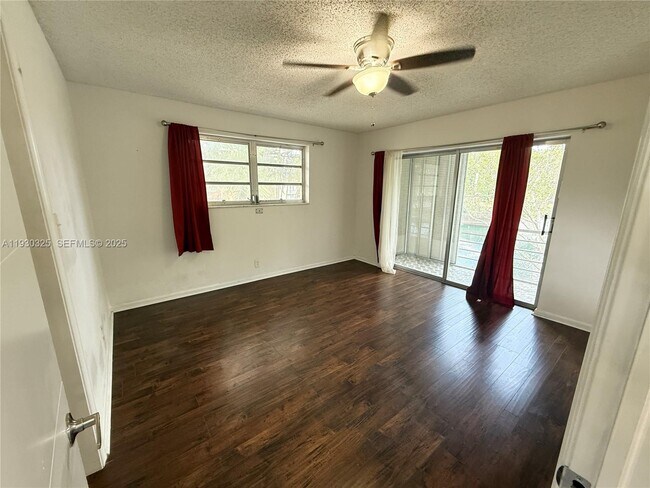 Photo - 5160 SW 40th Ave Unidad 29D