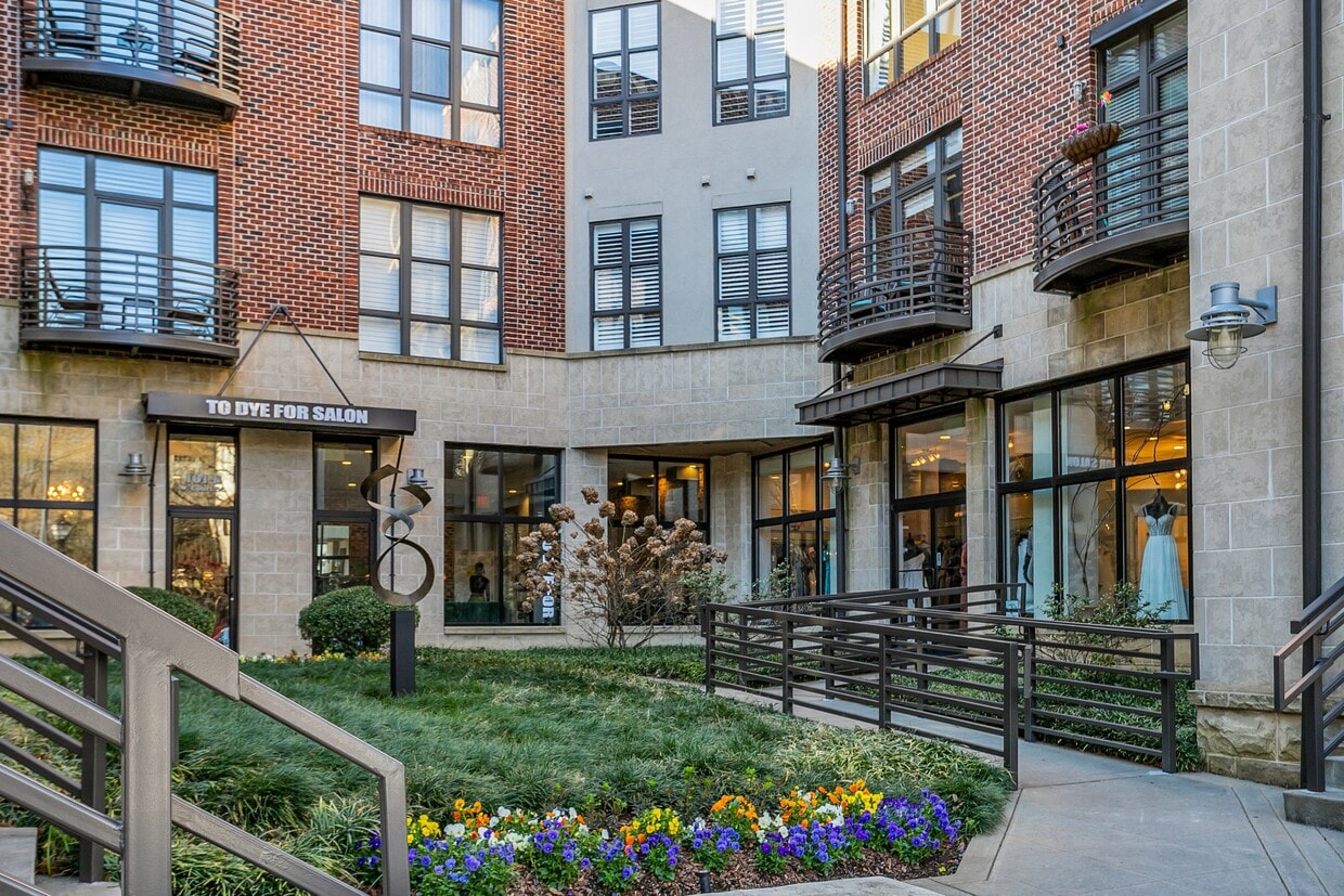 Photo - 101 W Court St (Greenville, SC)