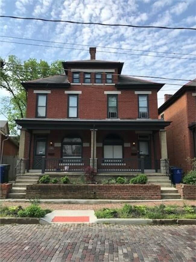 Photo - 301-305 E Sycamore St Unit 301