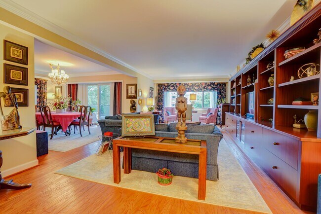 Photo - MUST SEE! Beautiful and spacious 3BR/2BA c... Unit 614E