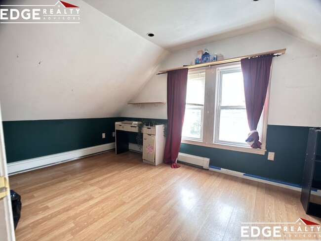 Photo - 32 Blenford Rd Condo Unit 3