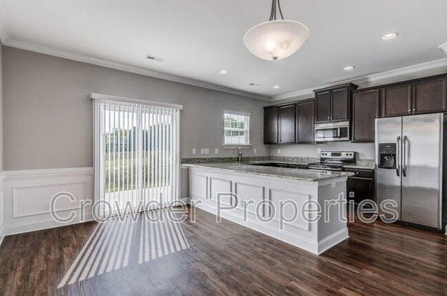 Photo - 363 Halton Crossing Dr SW