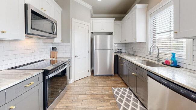 Photo - 636 Clay St Unit ID1328091P