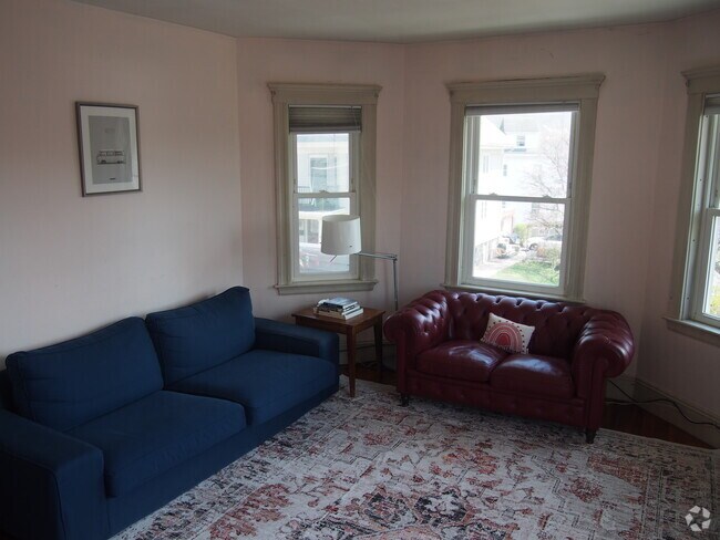 Building Photo - 33 Pinehurst St Unit 2 Rental