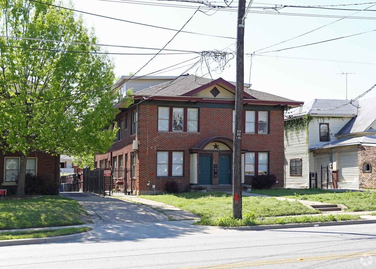 Photo - 4600 Gaston Ave