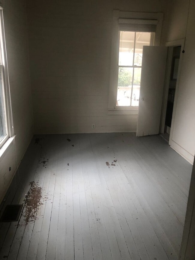 Photo - Charming Historic 1-Bedroom Cottage in the...