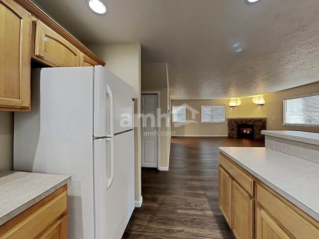 Photo - 39237 Newton St