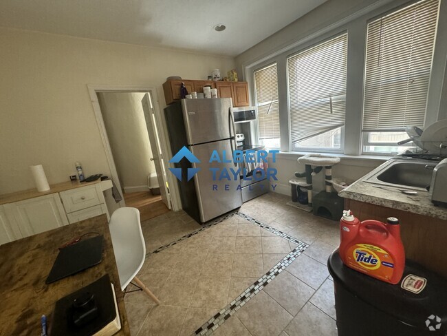 Building Photo - 244 Kelton St Unit uni6 2-bed 1-bath Rental