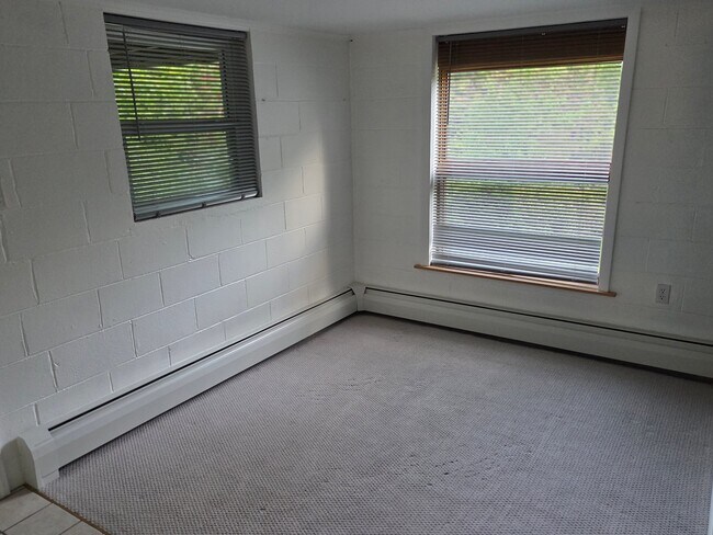 Photo - 11 Hoitt Dr