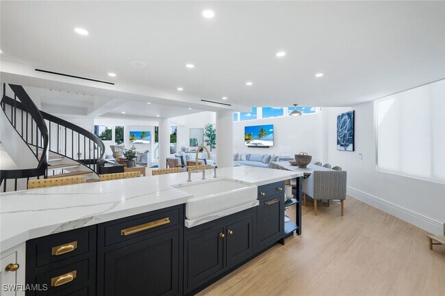 Building Photo - 4041 Gulf Shore Blvd N Unit 109