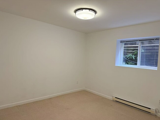 21213-2183A 83A Ave