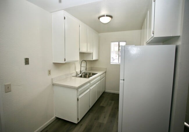 Photo - 1392 Helix St Unit Helix 1394